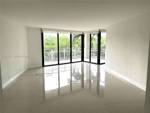 2000 Towerside Ter , Unit 407, Miami, FL 33138