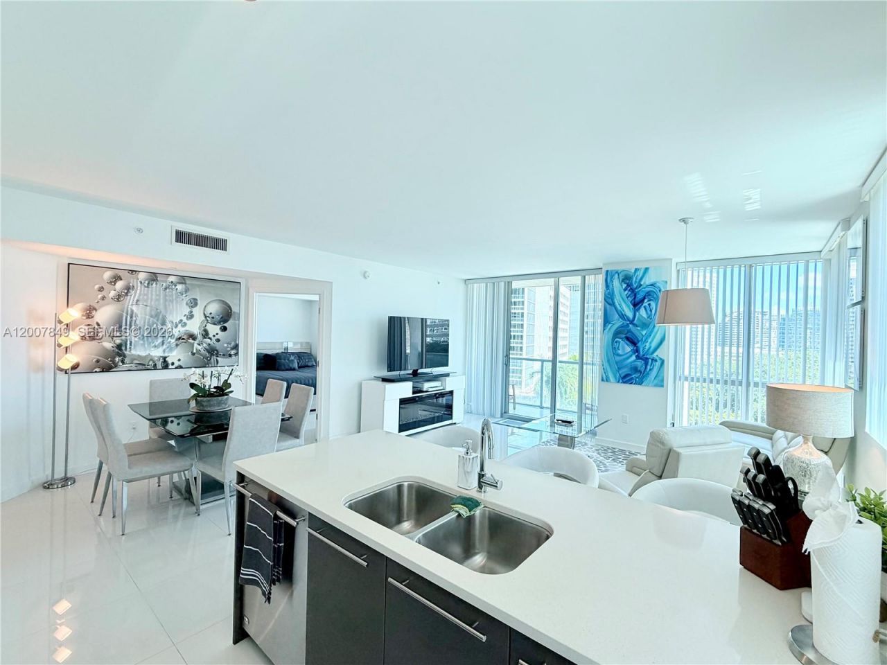500 Brickell Ave, Unit 802, Miami, FL 33131 Photo