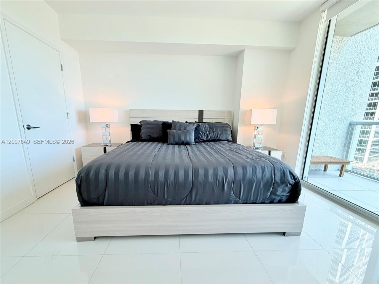 500 Brickell Ave, Unit 802, Miami, FL 33131 Photo