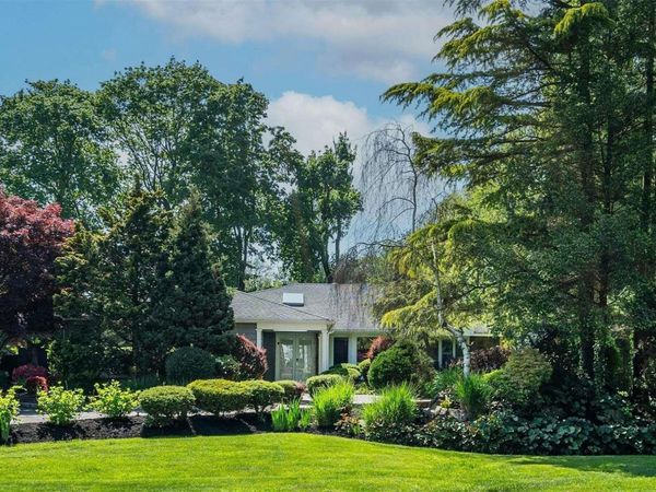 2 Yukon Drive , Woodbury, NY 11797