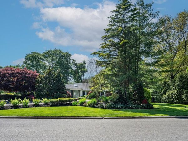 2 Yukon Drive , Woodbury, NY 11797