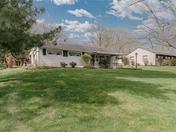 1706 Westwood Drive , Twinsburg, OH 44087