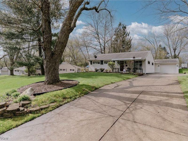1706 Westwood Drive, Twinsburg, OH 44087 Photo 2
