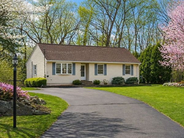 4 Dorianna Cir, Shrewsbury, MA 01545