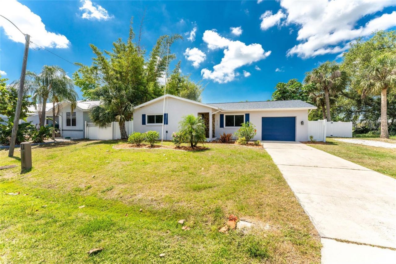 557 Magnolia Avenue Nw, Port Charlotte, FL 33952 Photo