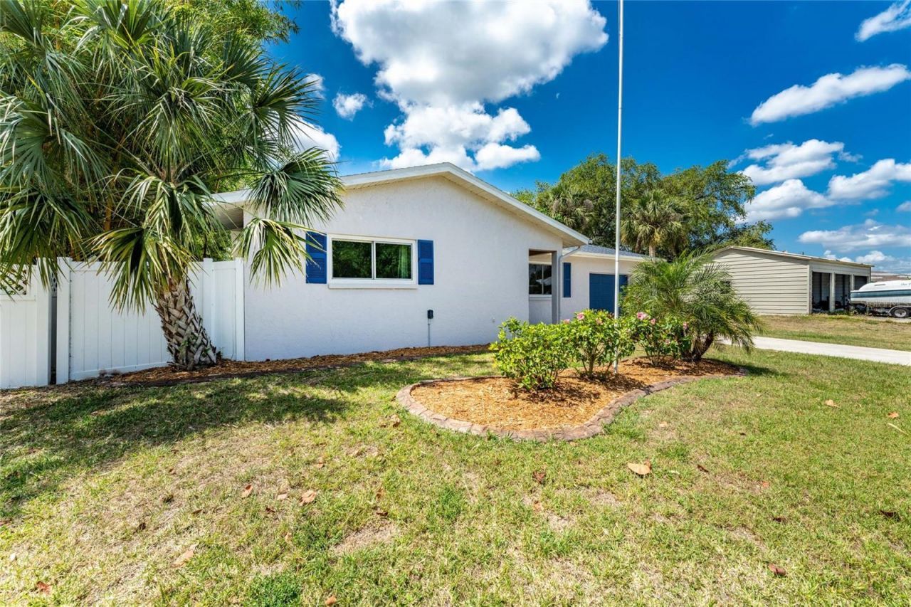 557 Magnolia Avenue Nw, Port Charlotte, FL 33952 Photo