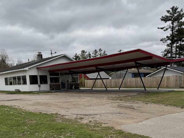 829 Lakeshore Drive S, Lake City, MI 49651