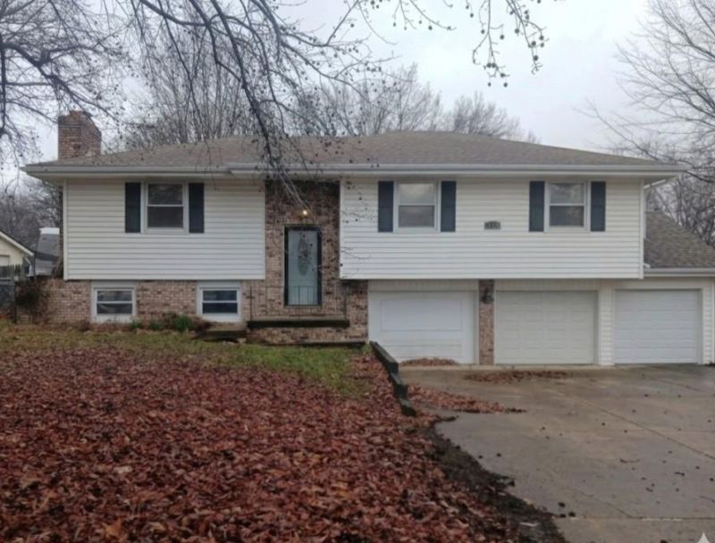 807 Melrose Street, Liberty, MO 64068 Main Photo