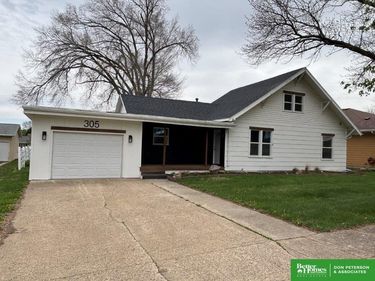 305 S Cedar Avenue, Hartington, NE 68739