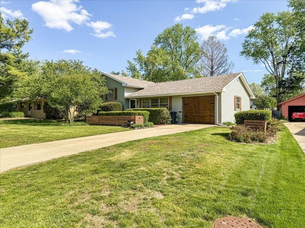 709 E Sunnycrest Drive , Urbana, IL 61801