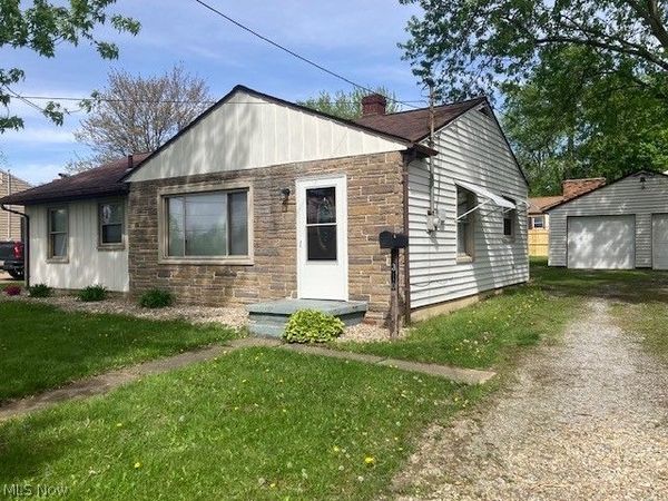 310 N Mecca Street , Cortland, OH 44410