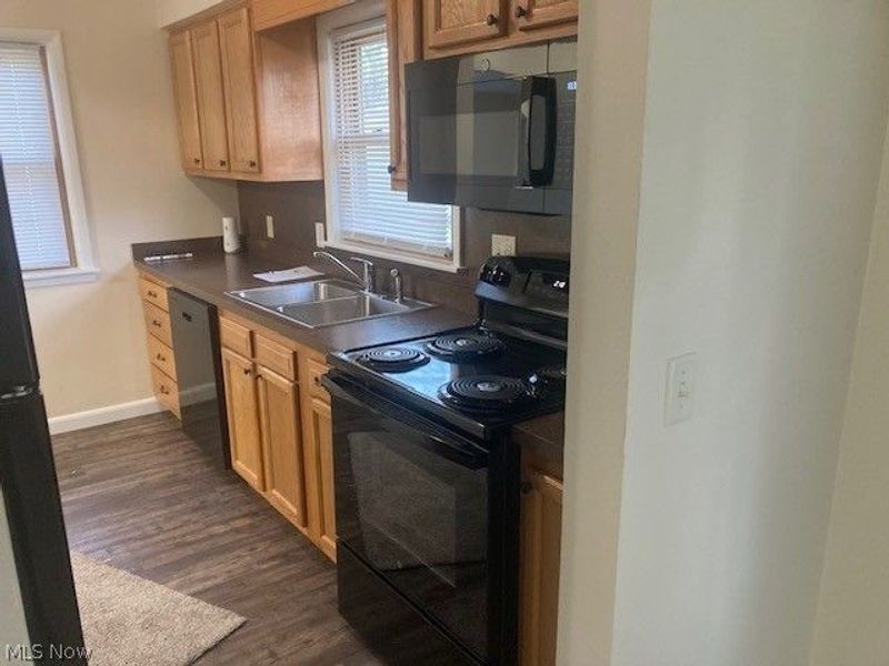 310 N Mecca Street, Cortland, OH 44410 Photo 6