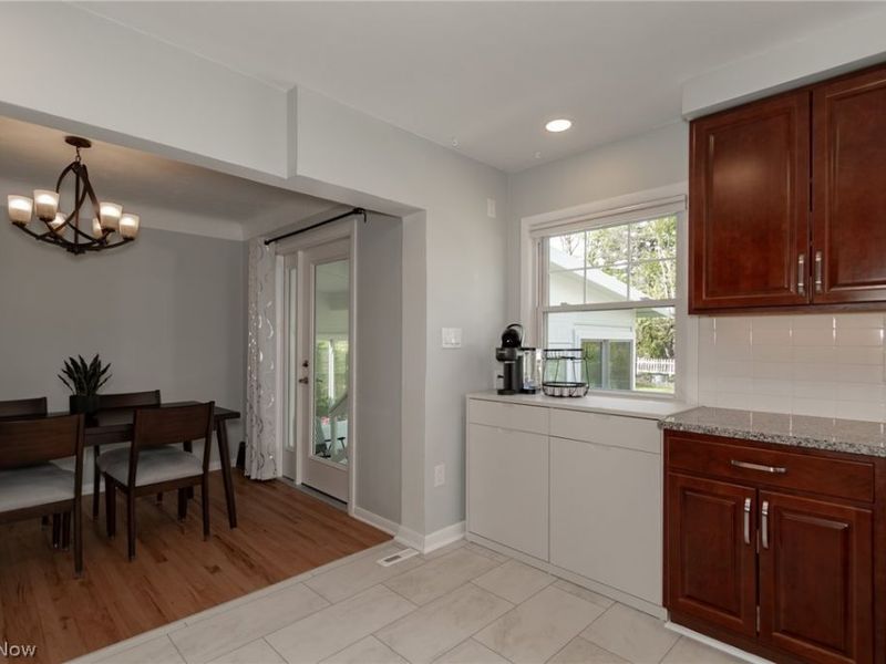 1342 Beaconfield Road , Lyndhurst, OH 44124 Photo 10