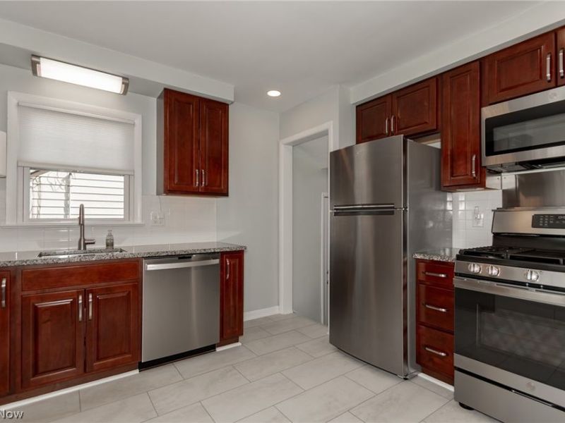 1342 Beaconfield Road , Lyndhurst, OH 44124 Photo 12