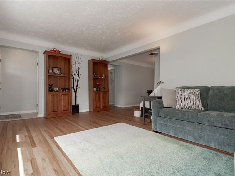 1342 Beaconfield Road , Lyndhurst, OH 44124 Photo 5