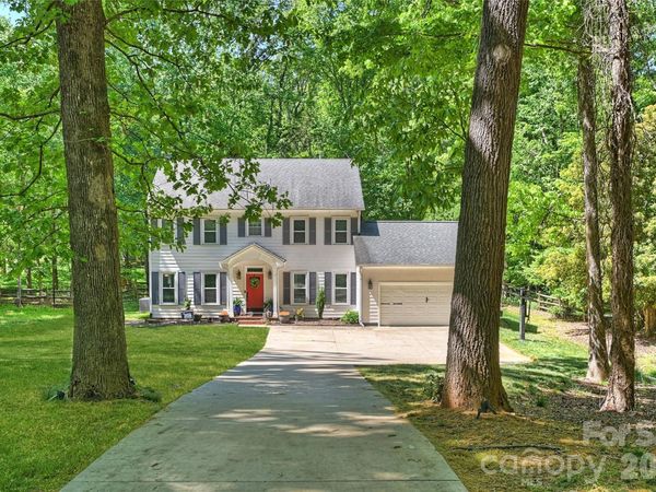 5525 Lancelot Drive, Charlotte, NC 28270
