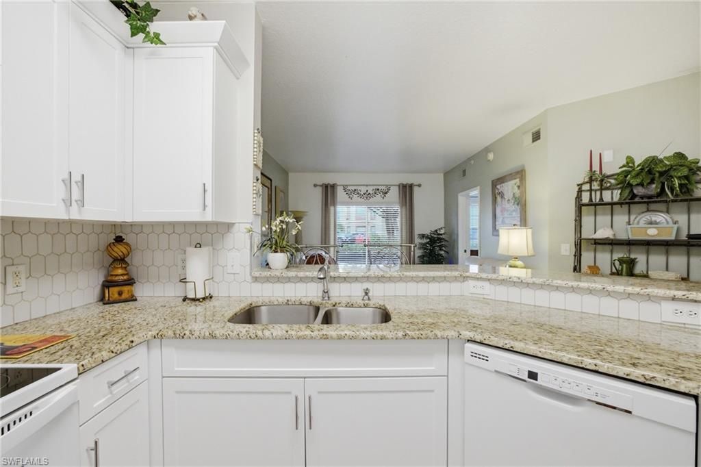 15605 Ocean Walk Cir, Unit 113, Fort Myers, FL 33908 Photo