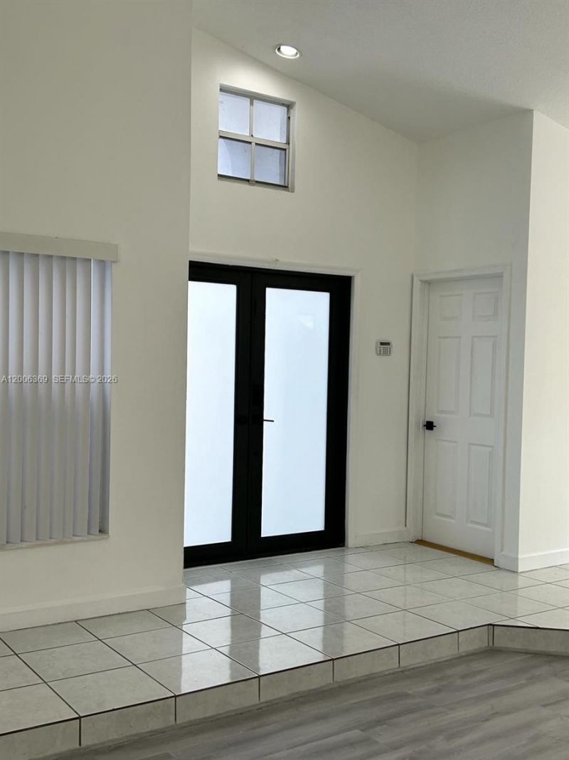 820 NW 132 Ct , Miami, FL 33182 Photo