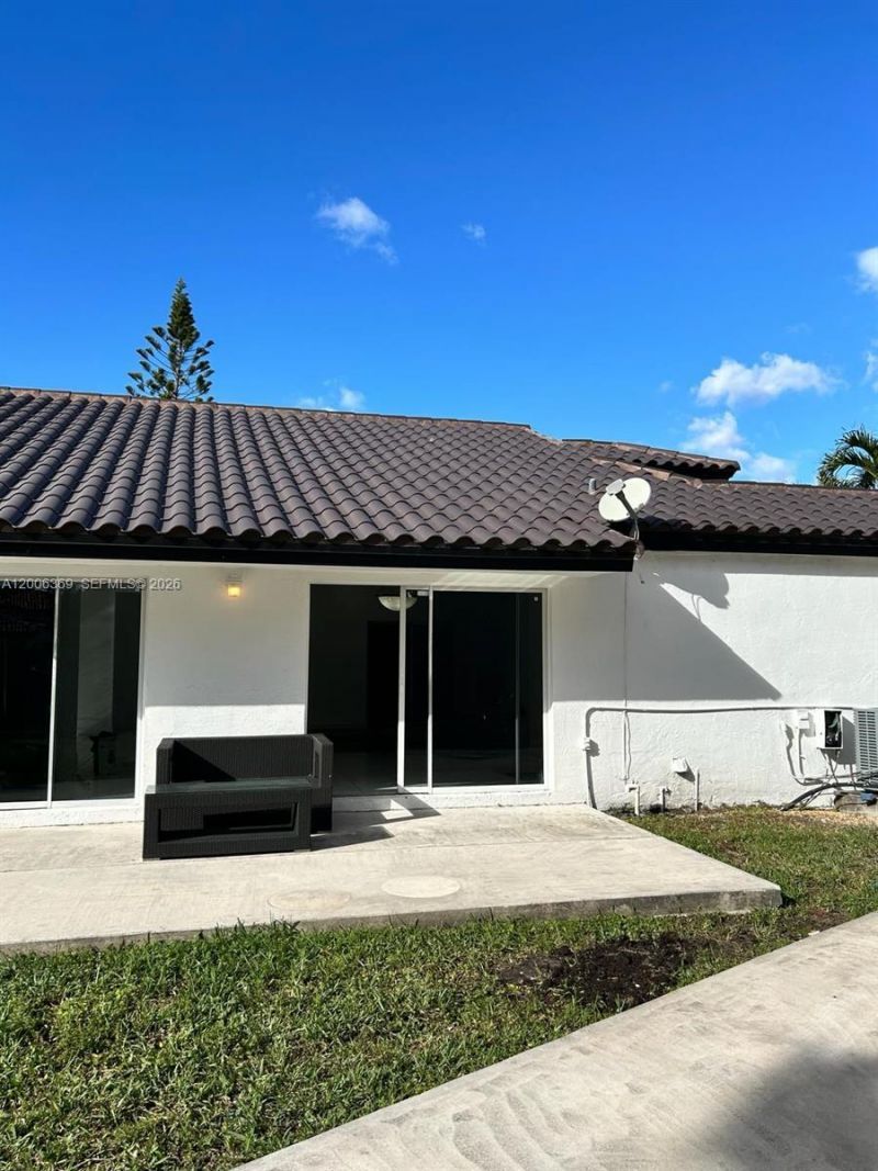 820 NW 132 Ct , Miami, FL 33182 Photo