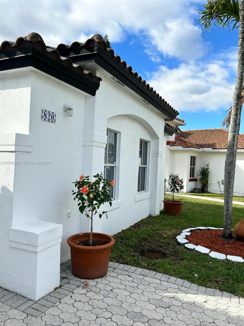 820 NW 132 Ct , Miami, FL 33182 Photo