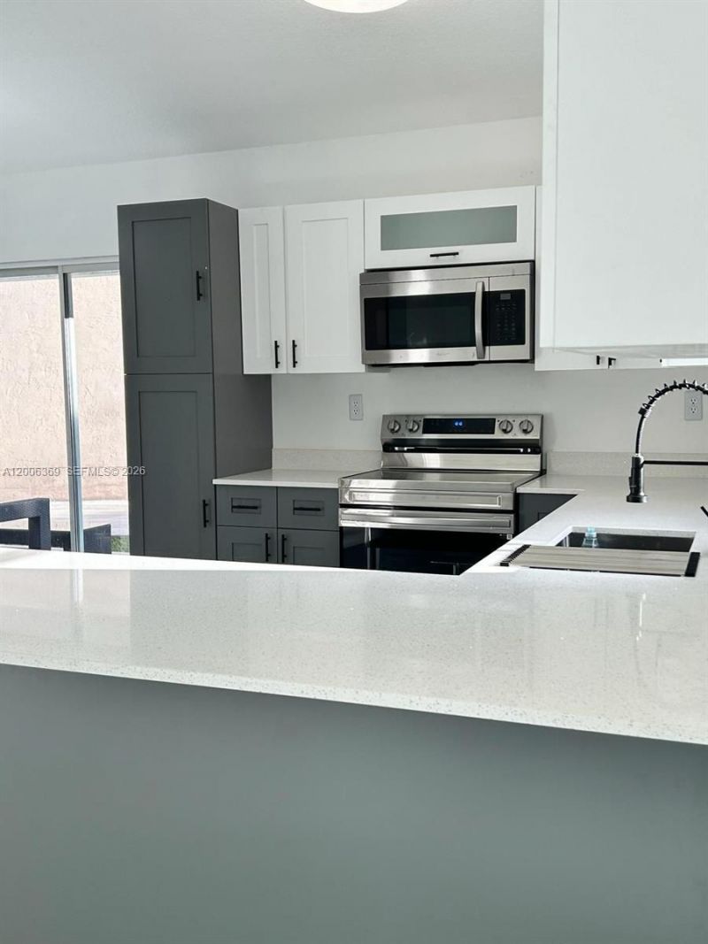 820 NW 132 Ct , Miami, FL 33182 Photo