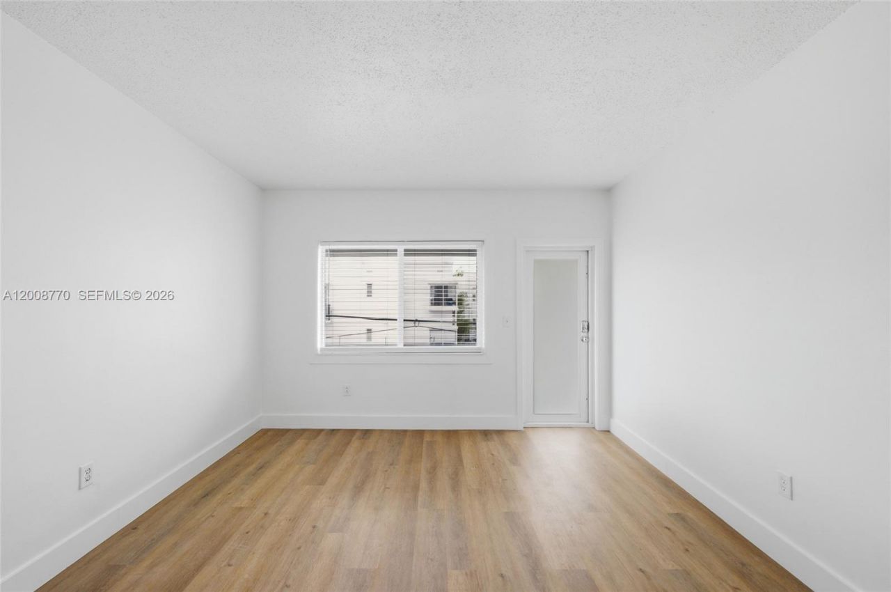 319 80th St , Unit 7, Miami Beach, FL 33141 Photo