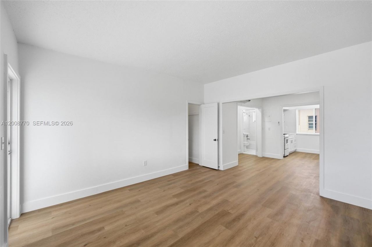 319 80th St , Unit 7, Miami Beach, FL 33141 Photo