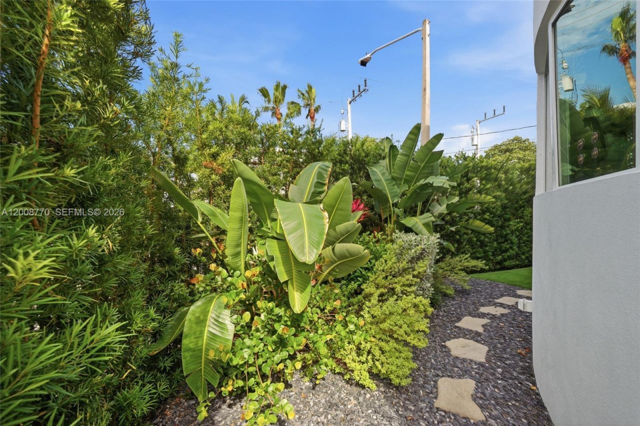 319 80th St , Unit 7, Miami Beach, FL 33141 Photo