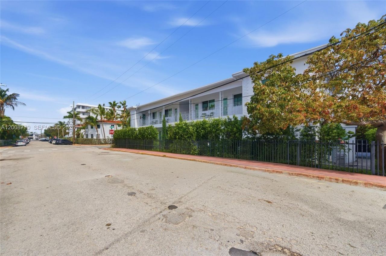 319 80th St , Unit 7, Miami Beach, FL 33141 Photo