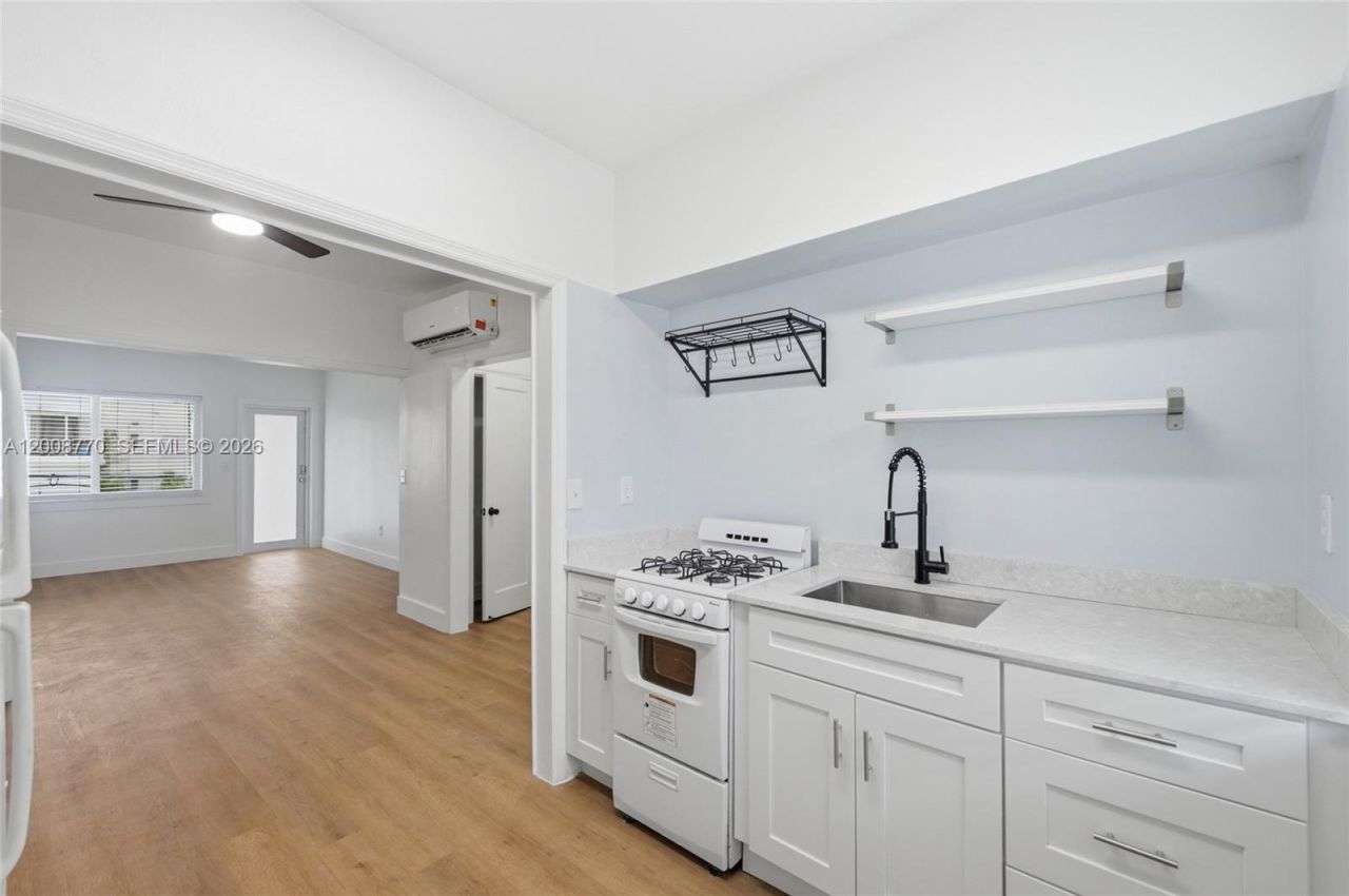 319 80th St , Unit 7, Miami Beach, FL 33141 Photo