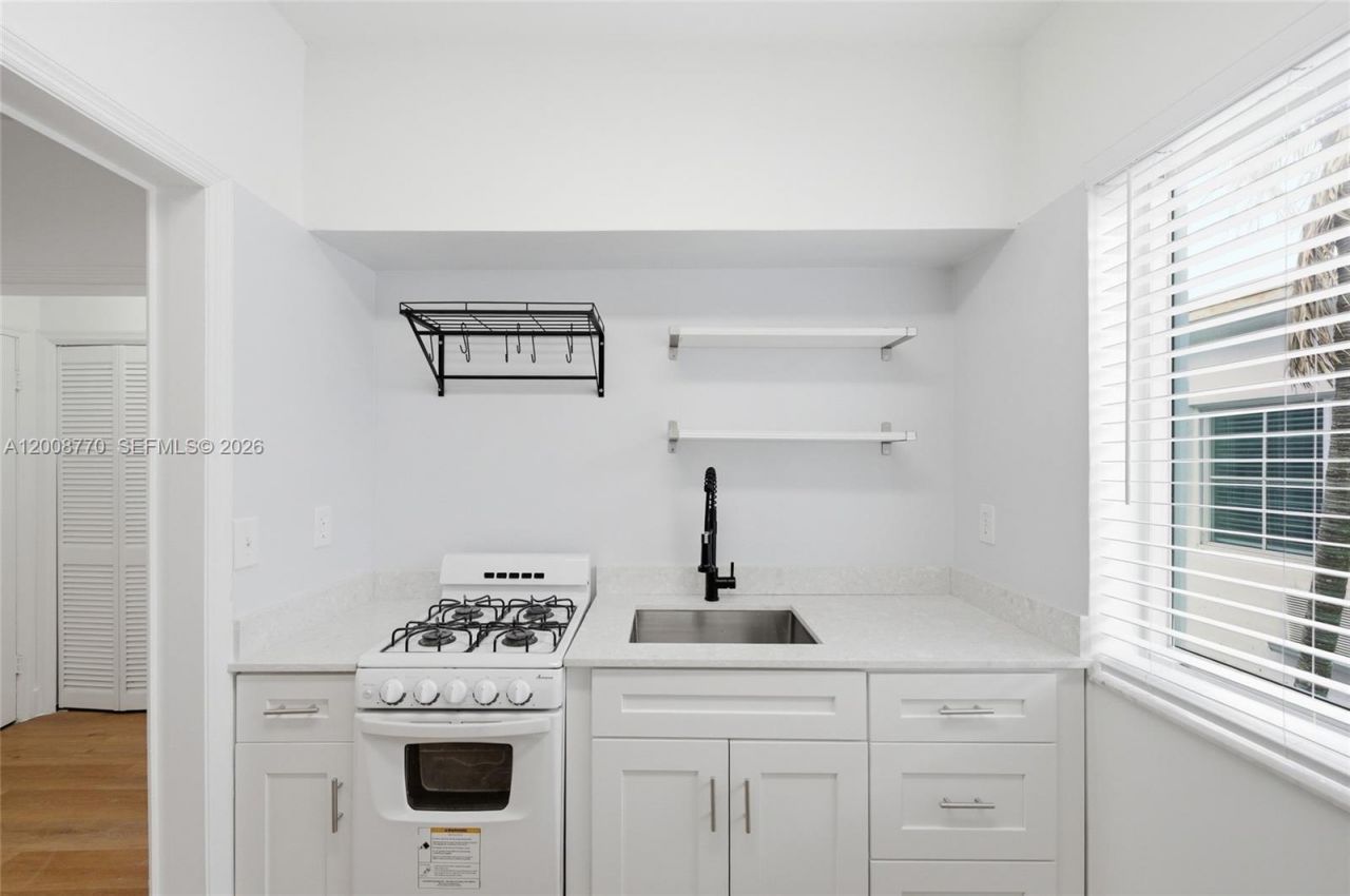 319 80th St , Unit 7, Miami Beach, FL 33141 Photo