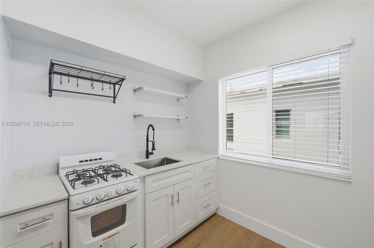 319 80th St , Unit 7, Miami Beach, FL 33141 Photo