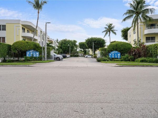 10795 SW 108th Ave , Unit 201, Miami, FL 33176