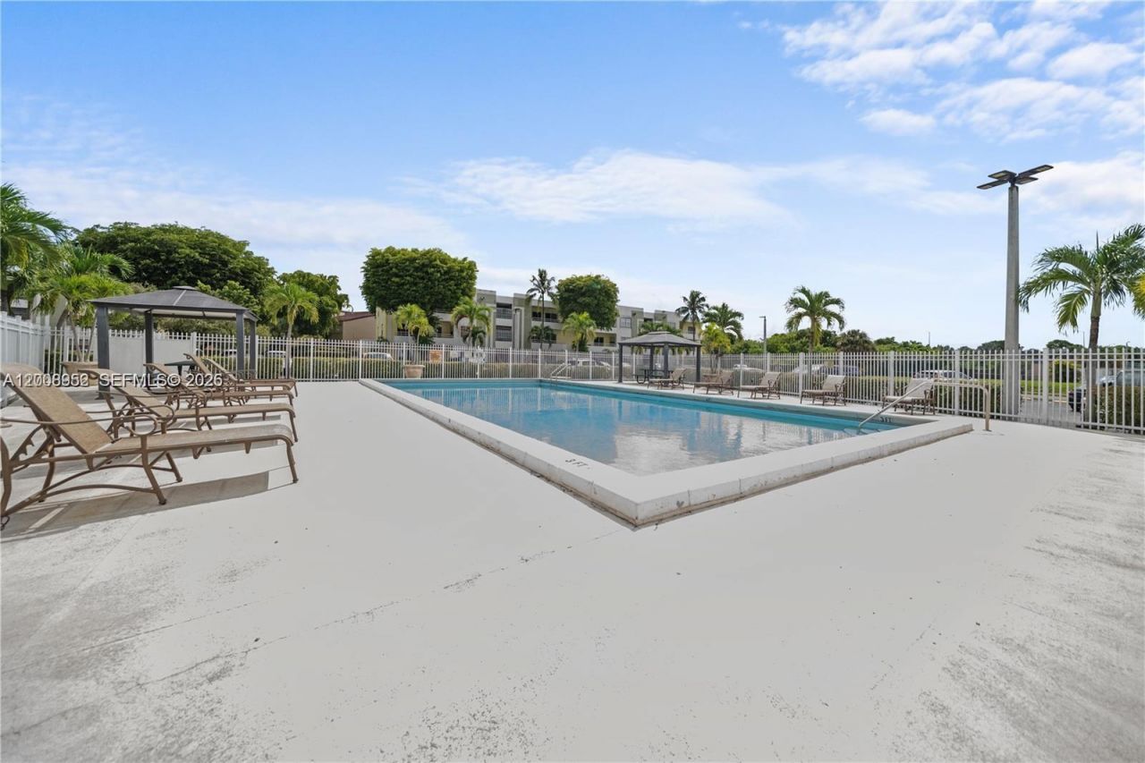 10795 SW 108th Ave , Unit 201, Miami, FL 33176 Photo