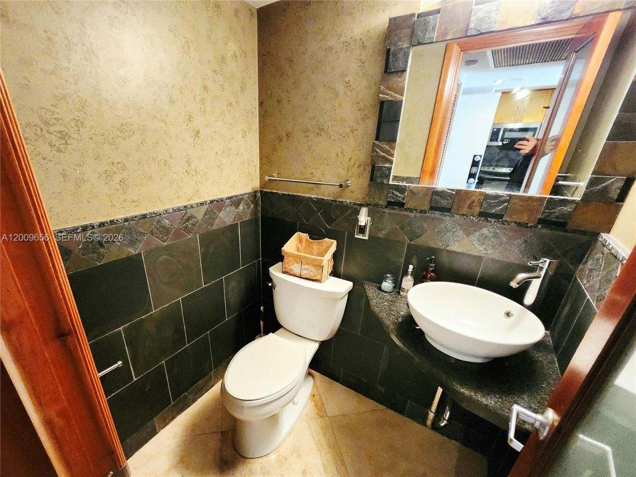401 Golden Isles Dr , Unit 307, Hallandale Beach, FL 33009 Photo