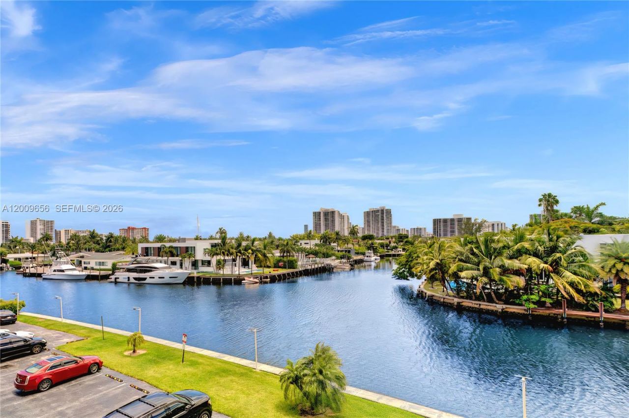 401 Golden Isles Dr , Unit 307, Hallandale Beach, FL 33009 Photo