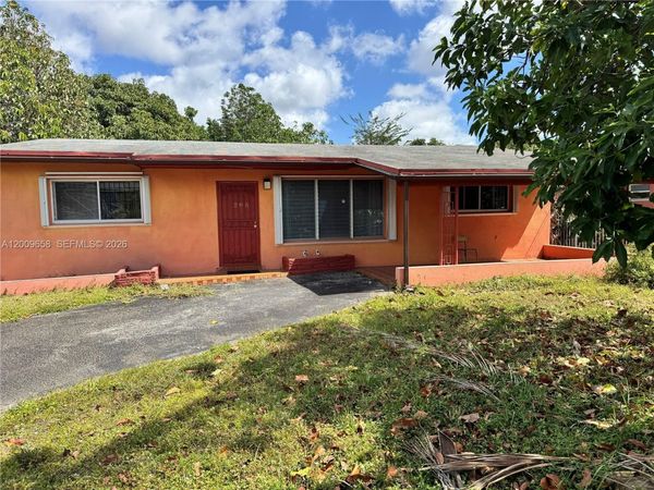 285 NE 165th St, Miami, FL 33162