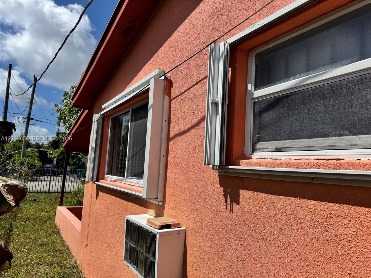 285 NE 165th St, Miami, FL 33162 Photo