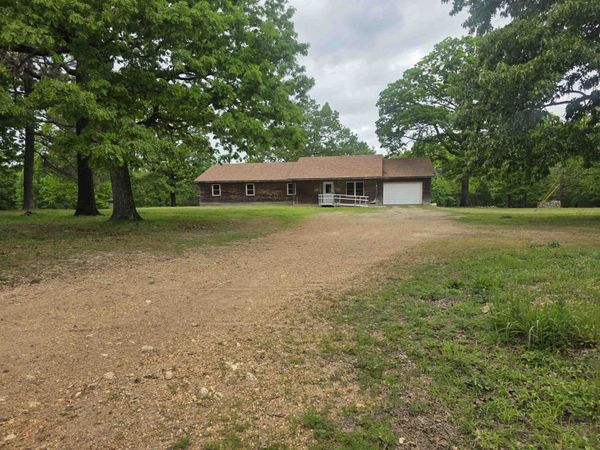 406 E CC Road, Hardy, AR 72542