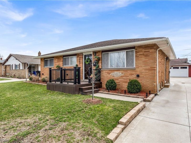 19401 Kilson Avenue , Cleveland, OH 44135 Photo 2