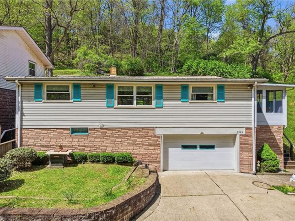 2983 Edgecliff Rd, New Kensington, PA 15068