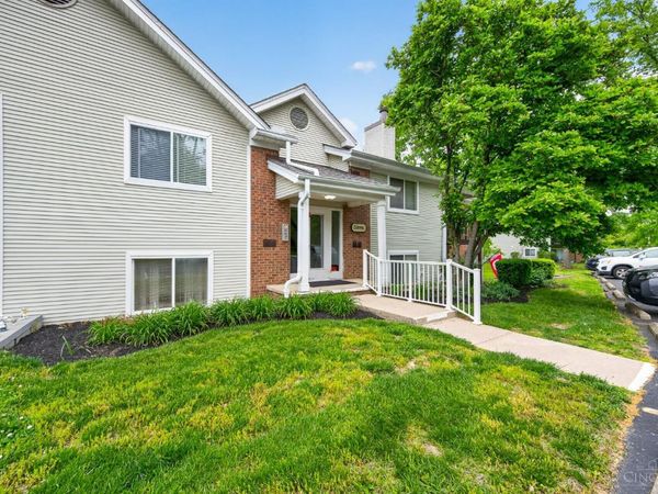 5986 Meadowcreek Drive, Unit 6, Miami Twp, OH 45150