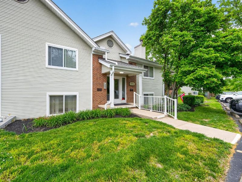 5986 Meadowcreek Drive, Unit 6, Miami Twp, OH 45150 Photo 1