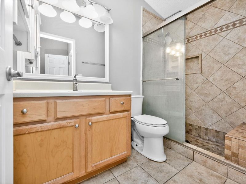 5986 Meadowcreek Drive, Unit 6, Miami Twp, OH 45150 Photo 13