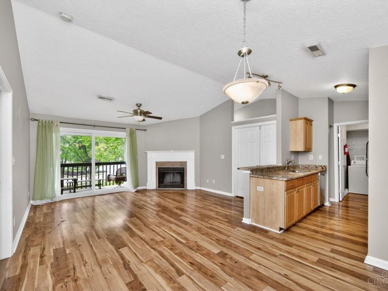 5986 Meadowcreek Drive, Unit 6, Miami Twp, OH 45150 Photo 4