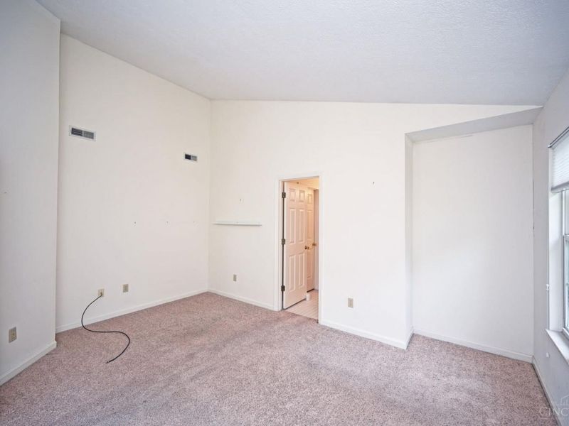 1033 Wittshire Circle, Cincinnati, OH 45255 Photo 19