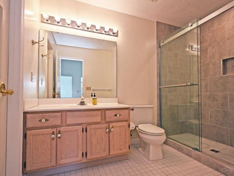 1033 Wittshire Circle, Cincinnati, OH 45255 Photo 20