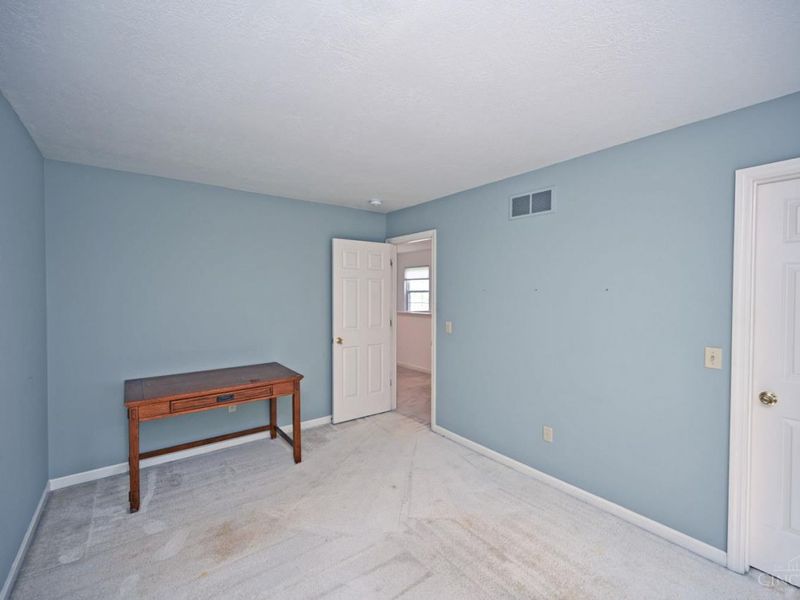1033 Wittshire Circle, Cincinnati, OH 45255 Photo 27