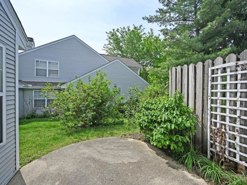 1033 Wittshire Circle, Cincinnati, OH 45255 Photo 31