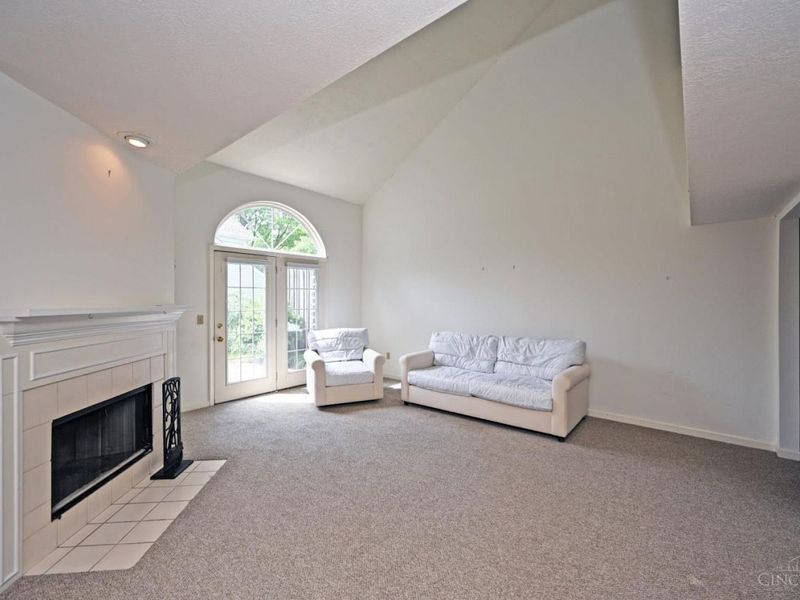 1033 Wittshire Circle, Cincinnati, OH 45255 Photo 7